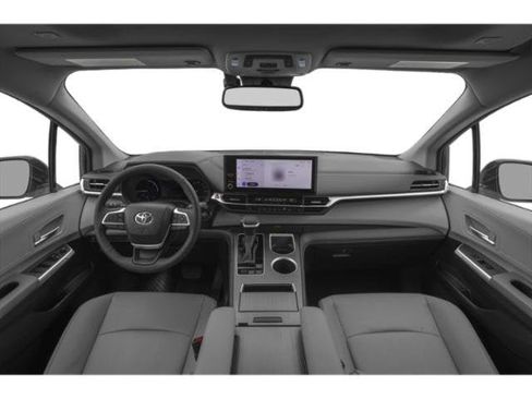 Used 2025 Toyota Sienna XLE image 7