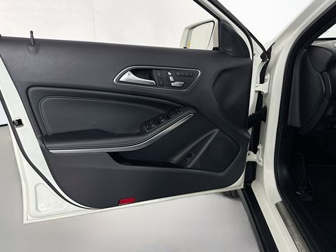 Used 2018 Mercedes-Benz GLA 250 image 21