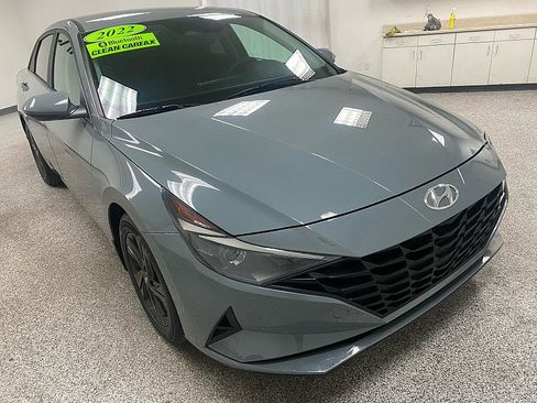 Used 2022 Hyundai Elantra SEL image 3
