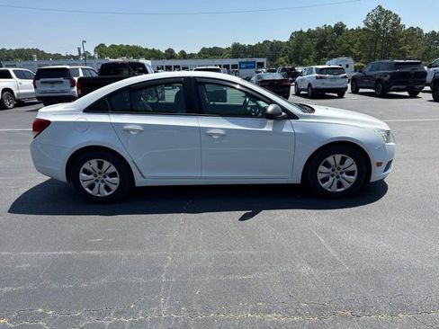 Used 2013 Chevrolet Cruze LS FWD image 6