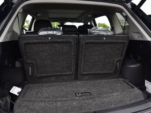 Certified 2023 Volkswagen Tiguan SE w/ Panoramic Sunroof Package FWD image 26