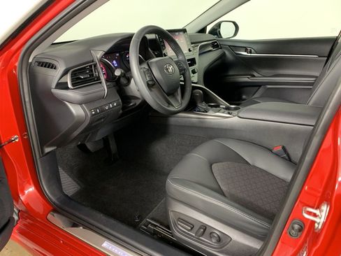 Used 2022 Toyota Camry XSE image 30