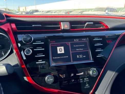 Used 2019 Toyota Camry SE w/ Carpet Mat Package FWD image 27