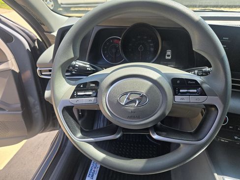 Used 2021 Hyundai Elantra SEL FWD image 14