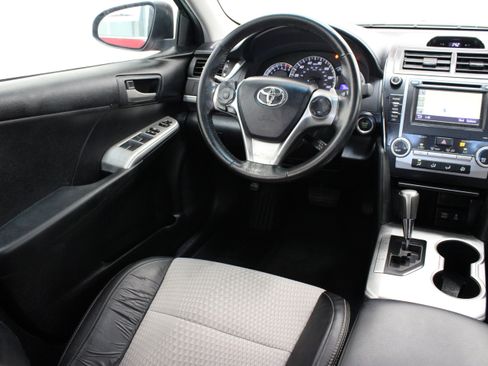 Used 2012 Toyota Camry SE FWD image 29