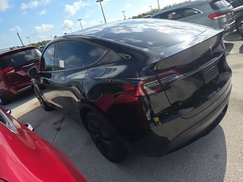 Used 2024 Tesla Model Y Long Range AWD/4WD image 4
