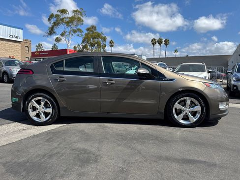 Used 2014 Chevrolet Volt Premium w/ Premium Trim Package image 5