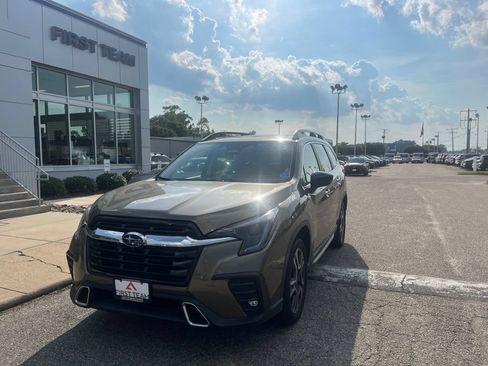 Used 2025 Subaru Ascent Touring AWD/4WD image 7