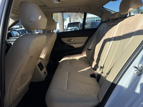 Used 2018 BMW 320i xDrive Sedan w/ Premium Package image 32