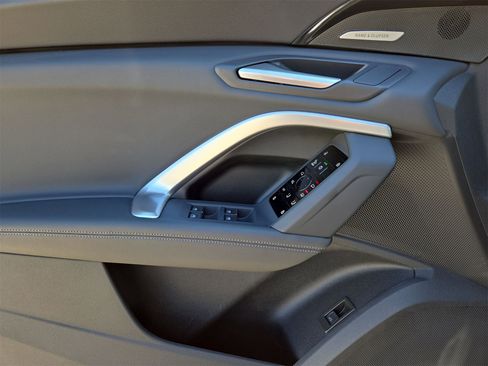 Certified 2025 Audi Q5 Premium Plus w/ Premium Plus image 15