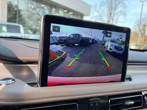 Used 2023 Lincoln Aviator AWD w/ Premium Package image 26