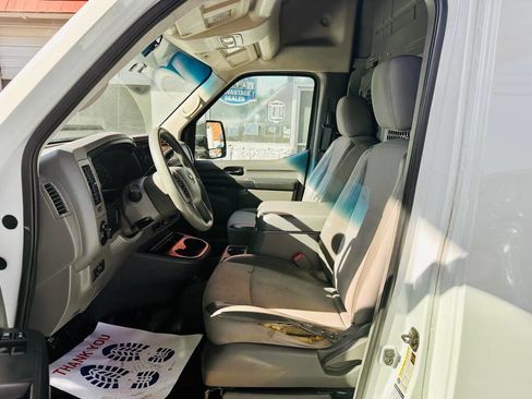 Used 2018 Nissan NV 3500 SV image 12