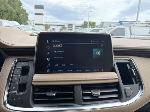 Used 2023 Chevrolet Tahoe Premier AWD/4WD image 23