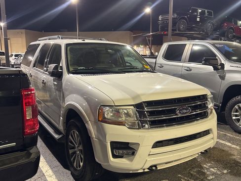 Used 2017 Ford Expedition EL XLT w/ Equipment Group 202A image 2