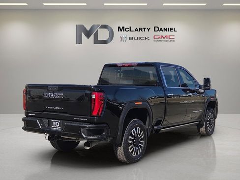 Used 2024 GMC Sierra 2500 Denali Ultimate image 5