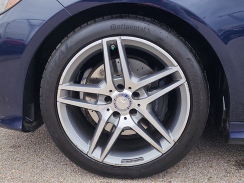 Used 2016 Mercedes-Benz E 350 4MATIC Sedan image 9