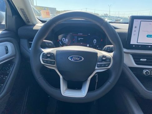 New 2025 Ford Explorer Active w/ Active Comfort Package image 15