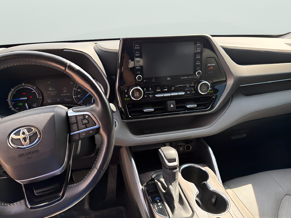 Used 2020 Toyota Highlander Limited FWD image 20