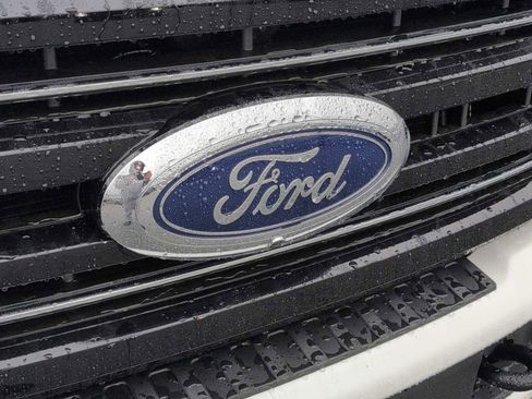 New 2026 Ford F250 Platinum w/ FX4 Off-Road Package image 16