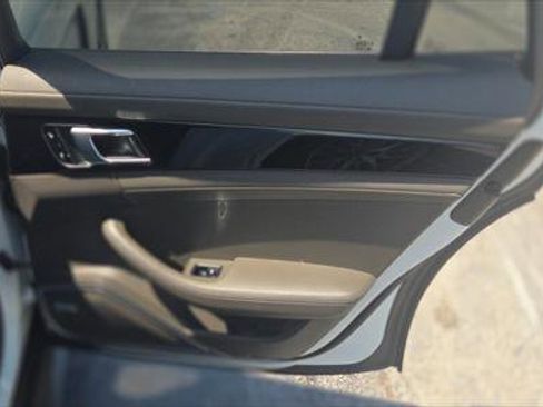 Used 2017 Porsche Panamera 4 AWD/4WD image 19