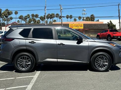 Used 2024 Nissan Rogue S FWD image 3