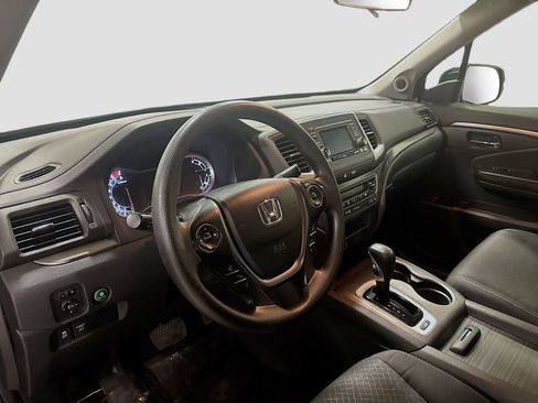 Used 2017 Honda Ridgeline Sport image 10