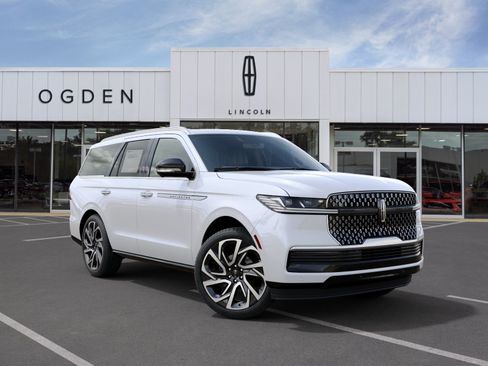 New 2027 Lincoln Navigator Reserve AWD/4WD image 4