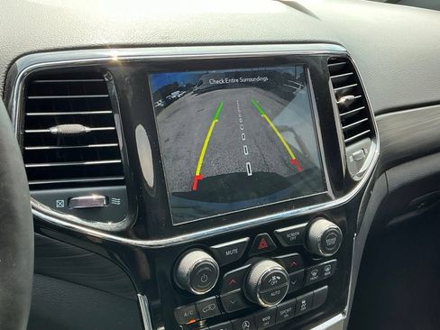 Used 2022 Jeep Grand Cherokee Laredo X RWD image 39