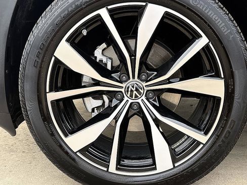 Used 2024 Volkswagen Atlas SEL Premium R-Line AWD/4WD image 8