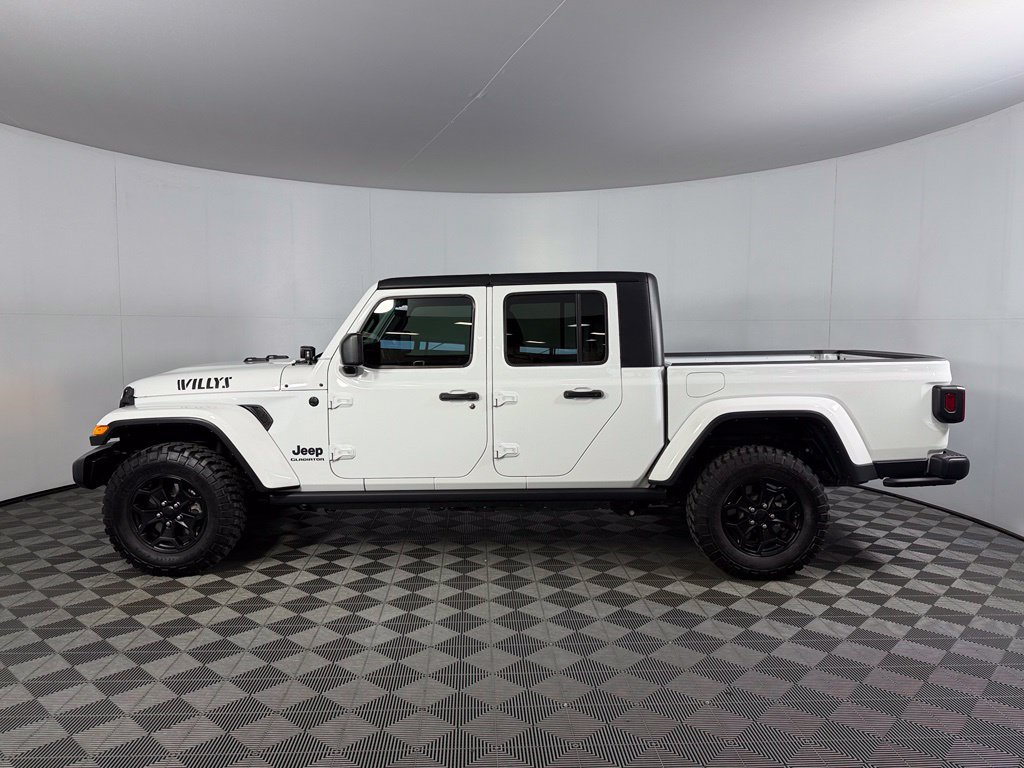 Used 2021 Jeep Gladiator Sport AWD/4WD image 11