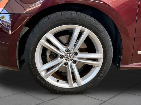Used 2014 Volkswagen Passat TDI SE FWD image 11