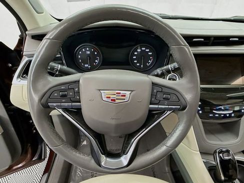 Used 2022 Cadillac XT6 Premium Luxury w/ Technology Package image 13