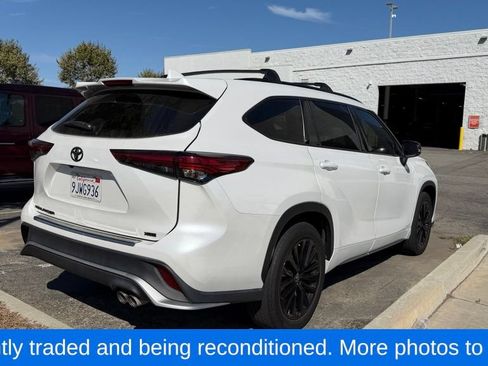 Used 2023 Toyota Highlander XSE FWD image 5