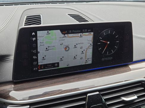 Used 2018 BMW M550i xDrive image 9