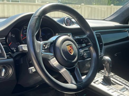 Used 2016 Porsche Macan Turbo AWD/4WD image 18