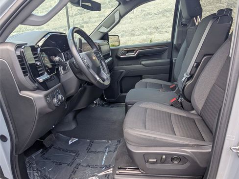 Used 2024 Chevrolet Silverado 1500 LT RWD image 16
