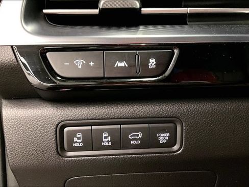 Used 2024 Kia Carnival SX Prestige FWD image 39