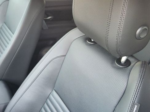 Used 2025 Land Rover Discovery Sport S image 15