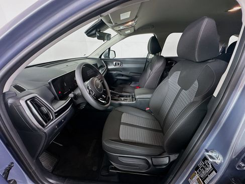 Used 2025 Kia Sorento LX image 13