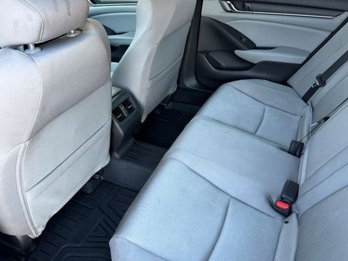 Used 2018 Honda Accord EX image 4