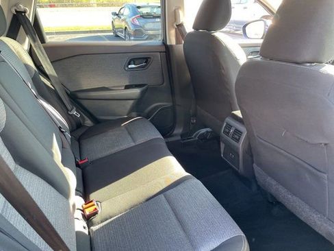 Used 2023 Nissan Rogue SV image 12