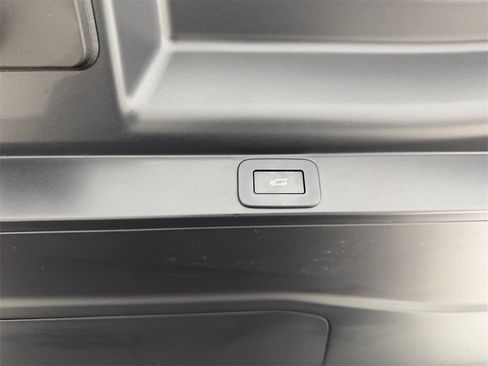 Used 2023 Land Rover Range Rover SE image 85