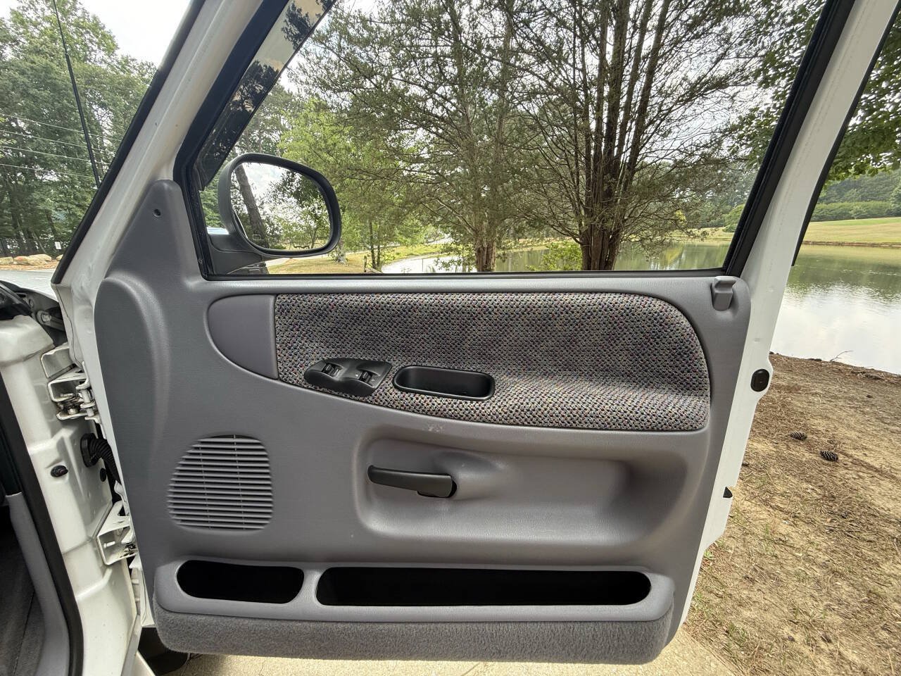 Used 1998 Dodge Ram 2500 Truck 4x4 Regular Cab image 16