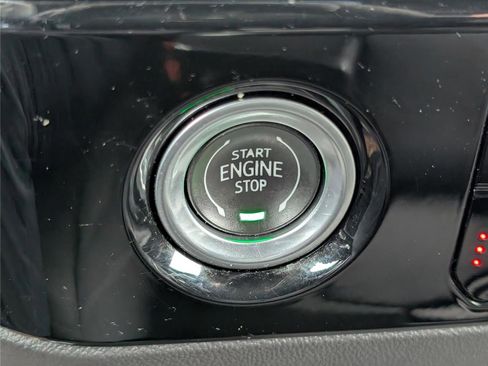 Used 2023 GMC Sierra 1500 Elevation image 24