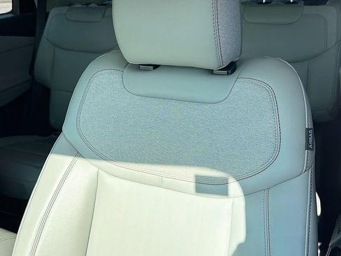 Used 2026 Ford Explorer Active w/ Active Comfort Package AWD/4WD image 21