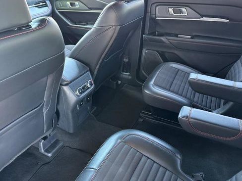 Certified 2025 Ford Explorer ST-Line AWD/4WD image 15