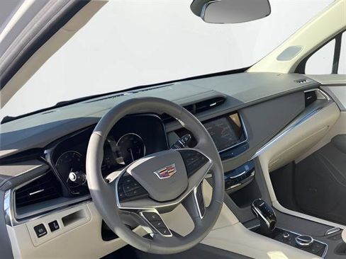 Used 2021 Cadillac XT5 Premium Luxury image 12