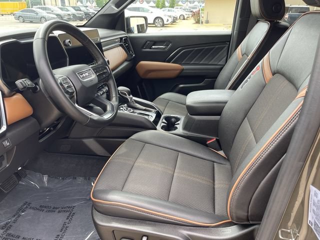Used 2023 GMC Canyon AT4 w/ Technology Package AWD/4WD image 11
