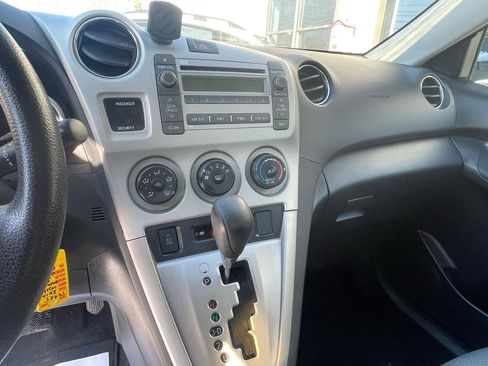 Used 2010 Toyota Matrix S image 13