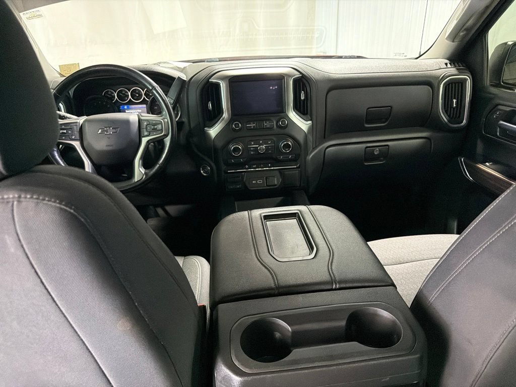 Certified 2021 Chevrolet Silverado 1500 RST w/ LPO, Blackout Package AWD/4WD image 3